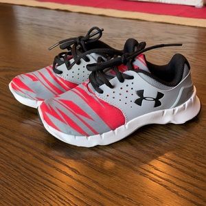 Under Armour sneakers, VGUC, size 11